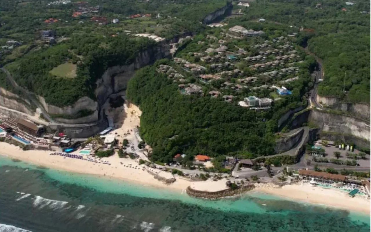 New premium apartments and villas with pools and panoramic ocean views in Melasti, Bali, Indonesia