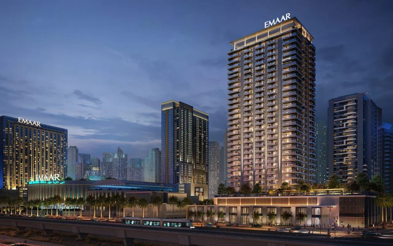 Apartments in the new Marina Cove residence with a swimming pool 2 minutes from the waterfront i ...